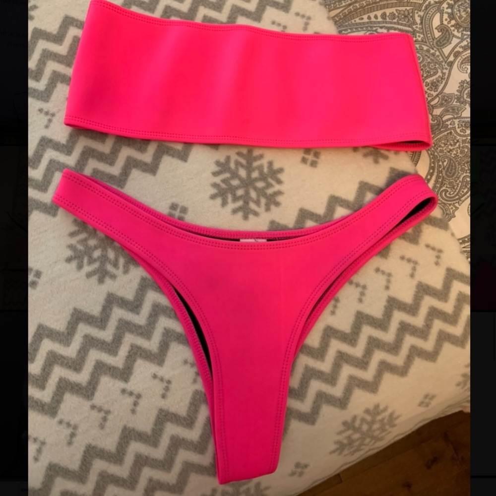 Hoaka Swimwear Neon Pink